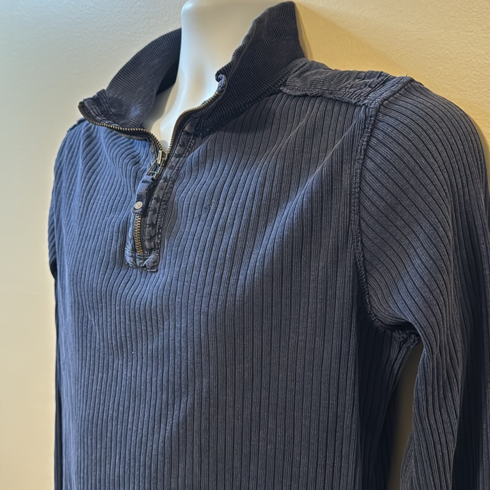 CALVIN KLEIN 1/4 zip Sweater. Size Medium - Picture 5 of 11